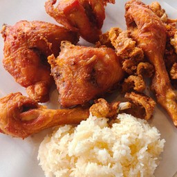 ไก่ทอดเจ๊เป็ด ตลาดสนามบิน J’Ped Fried Chicken