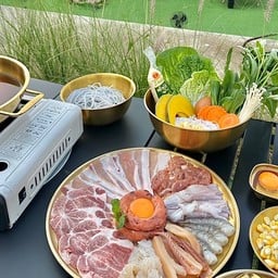 เรื่องของหมู ( ริมแม่น้ำโพธาราม )