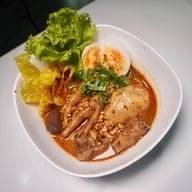 ก๋วยเตี๋ยวไก่ต้มยำ