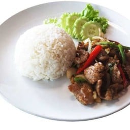 ข้าวราดผัดพริกไทยดำ