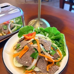 สลัดเนื้อย่าง