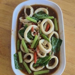 กับข้าว คะน้าหมึก