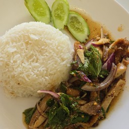 ข้าวยำไก่ย่าง น้ำจิ้มเเจ่ว