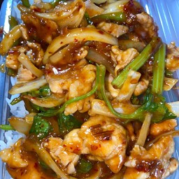 หมู-ไก่ชิ้นผัดพริกเผา
