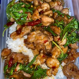 ผัดกะเพราเนื้อ