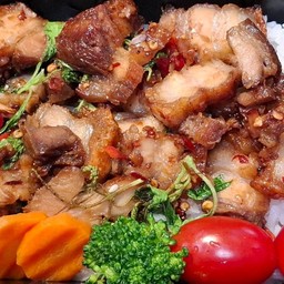 ข้าวกะเพราหมูกรอบ