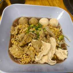 ก๋วยเตี๋ยวโกเด้ง ซอย4