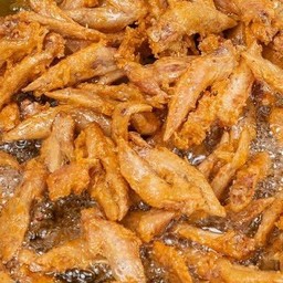 ไก่เขย่า ป้าอี๊ด