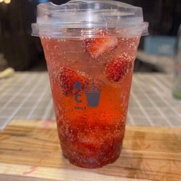 สตอเบอร์รี่โซดา