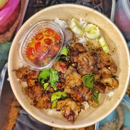 ข้าวผัดกระเพาเนื้อ