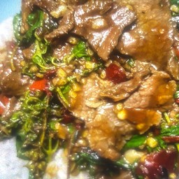 กะเพราเนื้อ