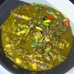 แกงขี้เหล็กไก่