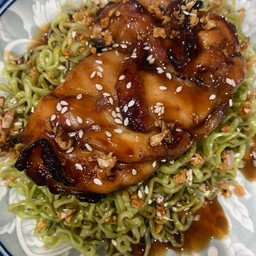 บะหมี่ผักไก่ซอสเทอริยากิ