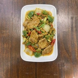 กับข้าว ผัดผงกะหรี่หมูชิ้น