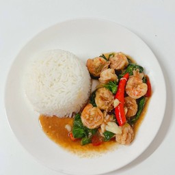 ข้าวกะเพรากุ้ง