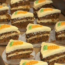 Signature Carrot Cake #แครอทเค้ก [1 ชิ้น]