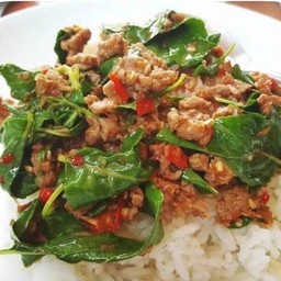 ข้าวกระเพราเนื้อ