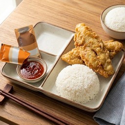 Crispy Shiso-Wrapped Chicken with Rice ข้าวไก่ห่อใบโอบะชุบแป้งทอด