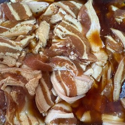 หมูสามชั้นหมักพริกไทยดำ