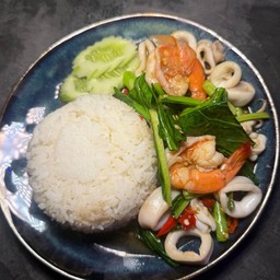 คะน้าทะเล ราดข้าว