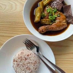 ข้าวไก่ตุ๋นฉ่ำมง