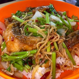 ปลานิลผัดขึ้นฉ่าย