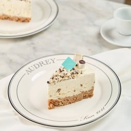 Cookie & Cream Cheese Cake