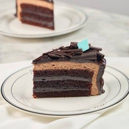 Dark chocolate fudge cake