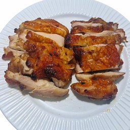 ไก่ย่าง 2 ชิ้น น้ำจิ้มแจ่ว