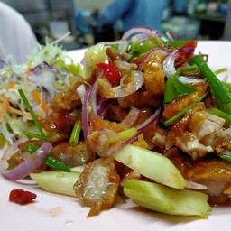 ยำหมูกรอบ