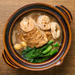 ราดหน้าลาวา รวมมิตรทะเล (ปลากะพงทอด, กุ้งแชบ๊วย, หมึกสด) D