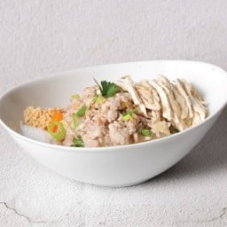 ก๋วยเตี๋ยวพิเศษไก่หมูสับ