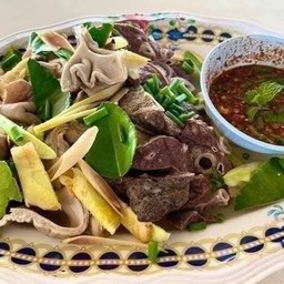 ลวกจิ้มเครื่องในหมู