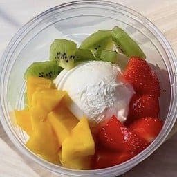 Greek yogurt x มะม่วง x สตรอเบอร์รี่นำเข้า x กีวี่