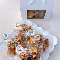 Gift box - 4 kinds of walnut breads  (เชตขนมปัง 4 รสชาติ)