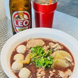 ก๋วยเตี๋ยวหมู น้ำตก (พิเศษ)