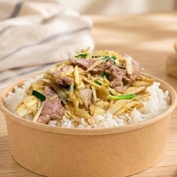 ข้าวหน่อไม้เปรี้ยวผัดน้ำมันหอยหมู