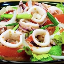 ยำทะเลกุ้งหมึก
