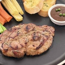 สเต็กเนื้อริบอายซอสพริกไทยดำ (Rib-Eye Steak)