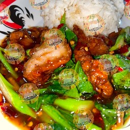 คะน้าหมูกรอบ