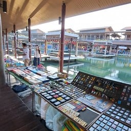 ตลาดท้ายบ้าน