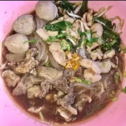 ก๋วยเตี๋ยวเเชมป์เจ๊อ้อย