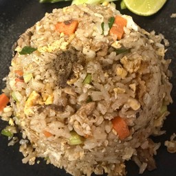 ข้าวผัดปลากระป๋อง