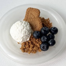 Greek yogurt x บลูเบอร์รี่ x บิสคอฟ