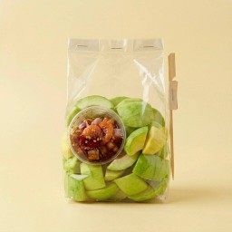มะม่วงเปรี้ยวกลางน้ำปลาหวาน  150g.