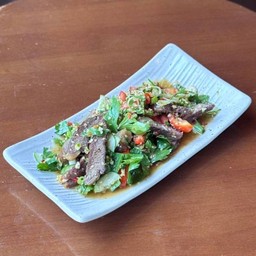 ยำเนื้อย่าง