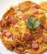 ข้าวหอมมะลิ ไข่เจียวไส้กรอก