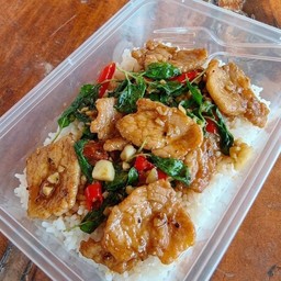 ข้าวผัดกระเพราหมูหมัก