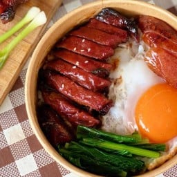 ข้าวหมูแดง หมูกรอบสูตรฮ่องกง