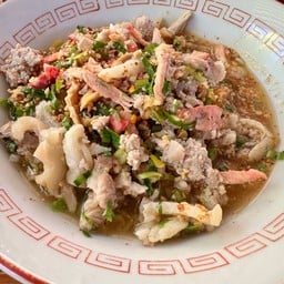 ก๋วยเตี๋ยวหลังเขาหมื่นลี้ (พี่ดิว)